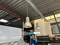 Volledige plafondverlichting showroom - afbeelding 7 van  8