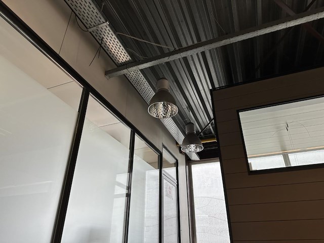 Volledige plafondverlichting showroom - afbeelding 8 van  8