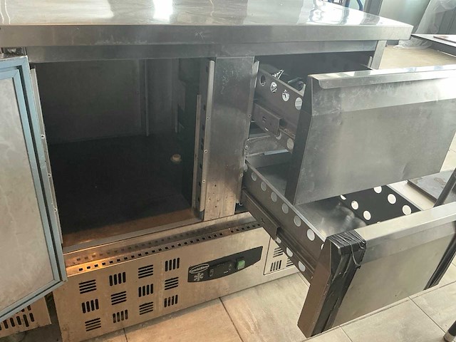 Volledige restaurantinrichting - afbeelding 5 van  93