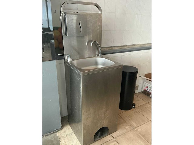 Volledige restaurantinrichting - afbeelding 9 van  93