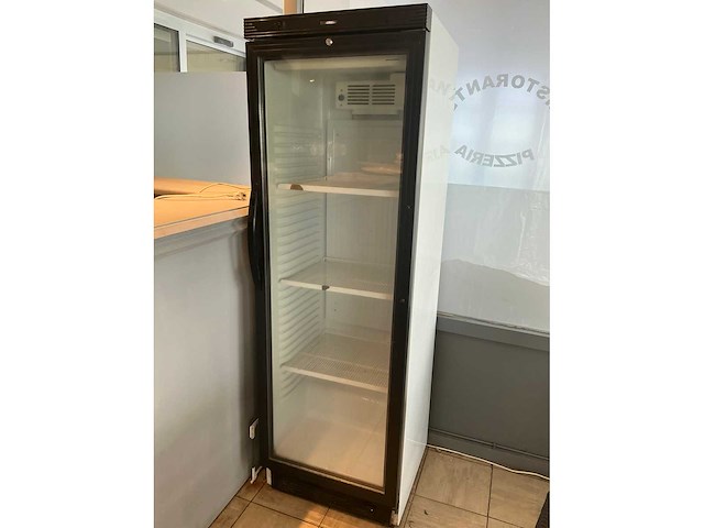 Volledige restaurantinrichting - afbeelding 13 van  93