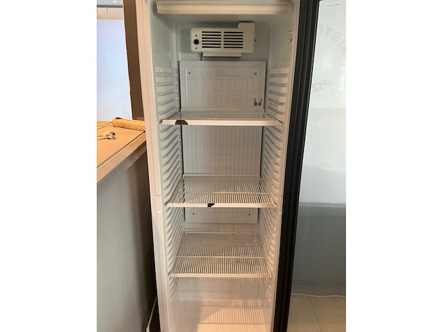 Volledige restaurantinrichting - afbeelding 14 van  93