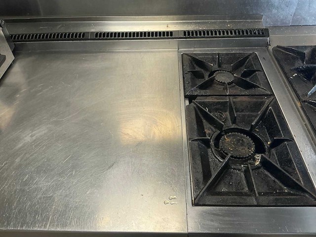 Volledige restaurantinrichting - afbeelding 20 van  93