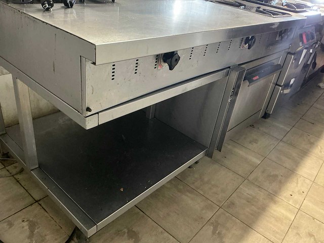 Volledige restaurantinrichting - afbeelding 22 van  93