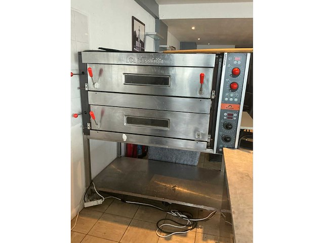 Volledige restaurantinrichting - afbeelding 12 van  93