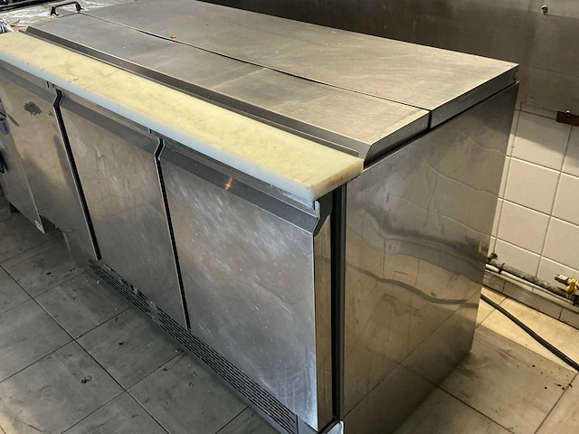 Volledige restaurantinrichting - afbeelding 32 van  93