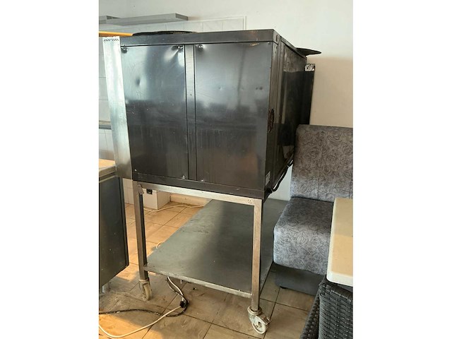 Volledige restaurantinrichting - afbeelding 23 van  93