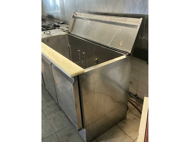 Volledige restaurantinrichting - afbeelding 34 van  93