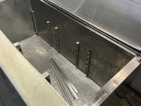 Volledige restaurantinrichting - afbeelding 35 van  93