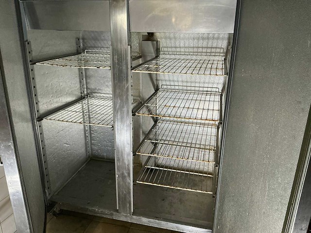 Volledige restaurantinrichting - afbeelding 42 van  93