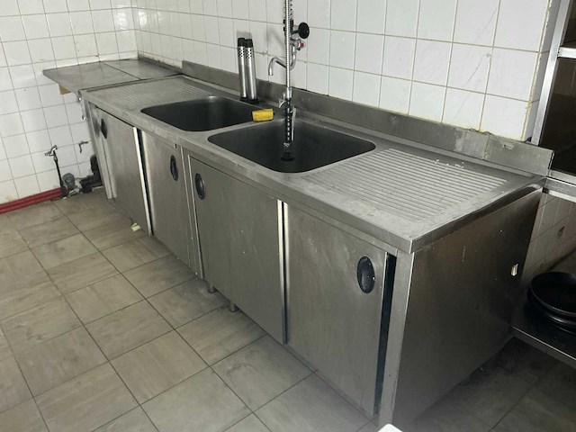 Volledige restaurantinrichting - afbeelding 52 van  93