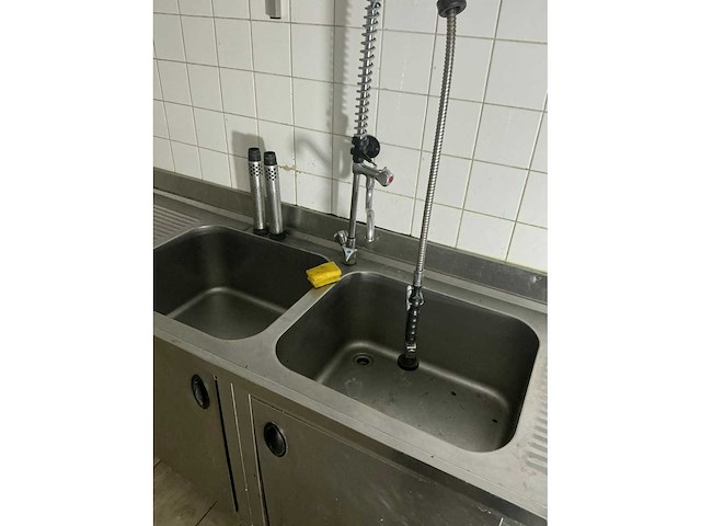 Volledige restaurantinrichting - afbeelding 53 van  93