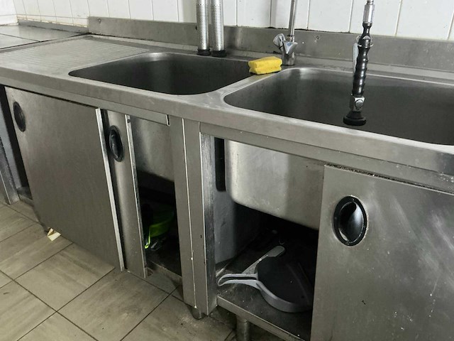 Volledige restaurantinrichting - afbeelding 54 van  93