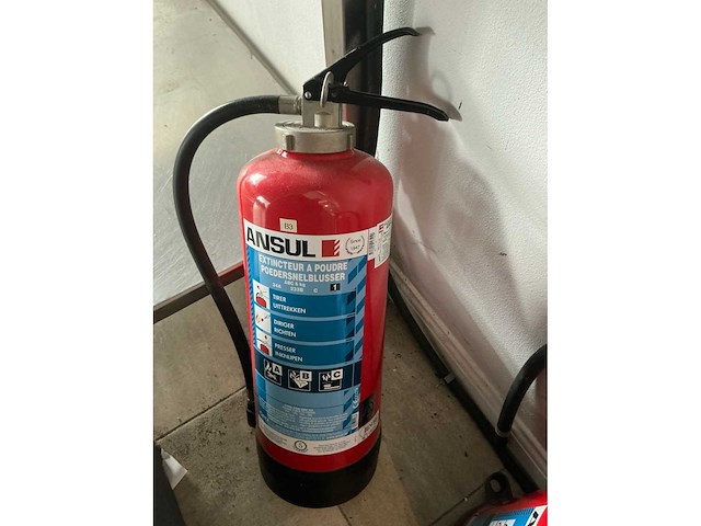 Volledige restaurantinrichting - afbeelding 64 van  93