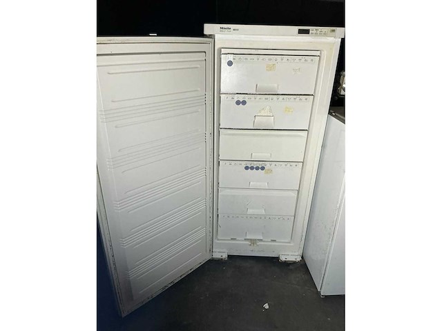 Volledige restaurantinrichting - afbeelding 71 van  93