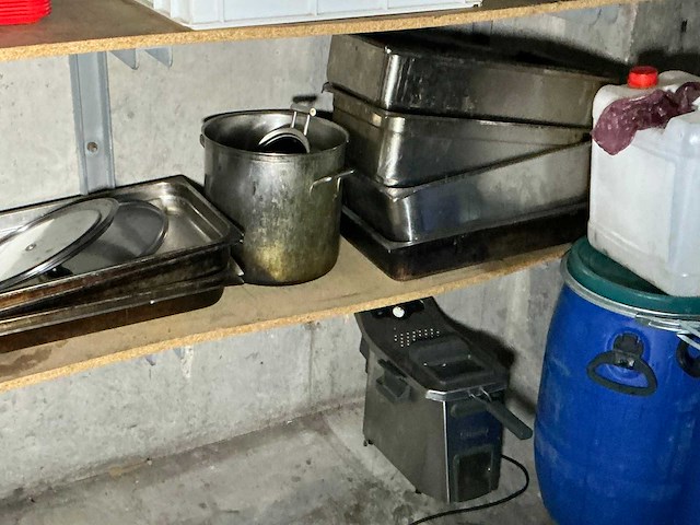 Volledige restaurantinrichting - afbeelding 78 van  93