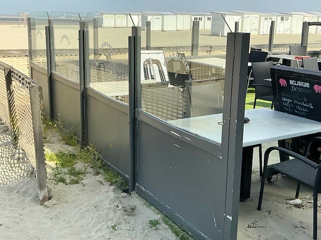 Volledige restaurantinrichting - afbeelding 92 van  93