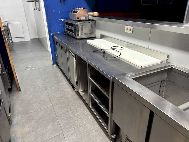 Volledige restaurantinrichting - afbeelding 2 van  97