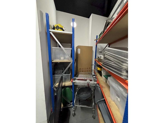 Volledige restaurantinrichting - afbeelding 26 van  97