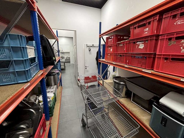 Volledige restaurantinrichting - afbeelding 38 van  97