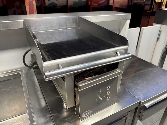 Volledige restaurantinrichting - afbeelding 62 van  97