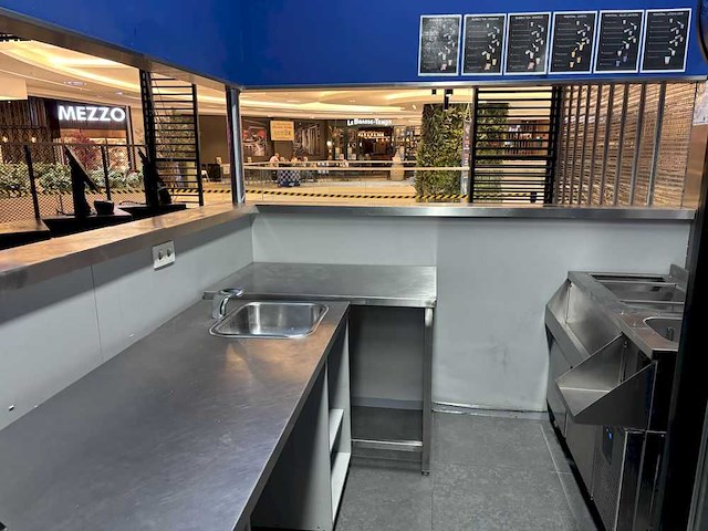 Volledige restaurantinrichting - afbeelding 68 van  97