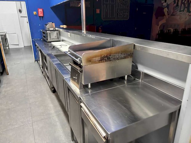 Volledige restaurantinrichting - afbeelding 77 van  97