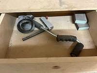 Volledige resterende inhoud gereedschapstafel - afbeelding 3 van  18