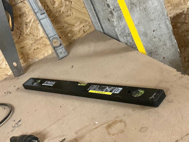 Volledige resterende inhoud gereedschapstafel - afbeelding 8 van  18