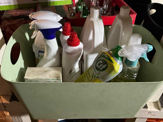 Volledige resterende inhoud kelder - afbeelding 7 van  8
