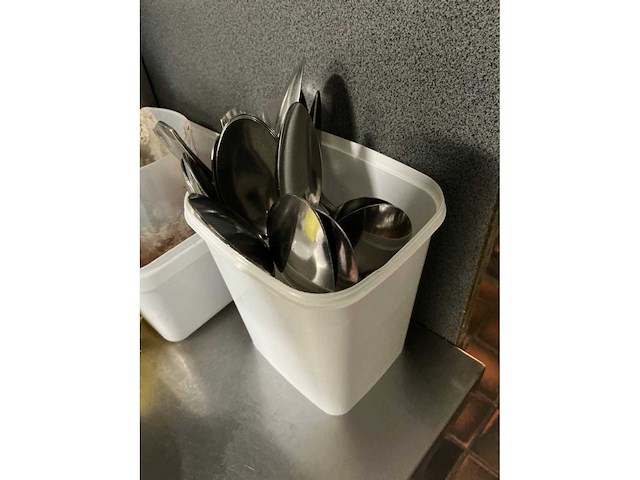 Volledige resterende inhoud keuken - afbeelding 2 van  18