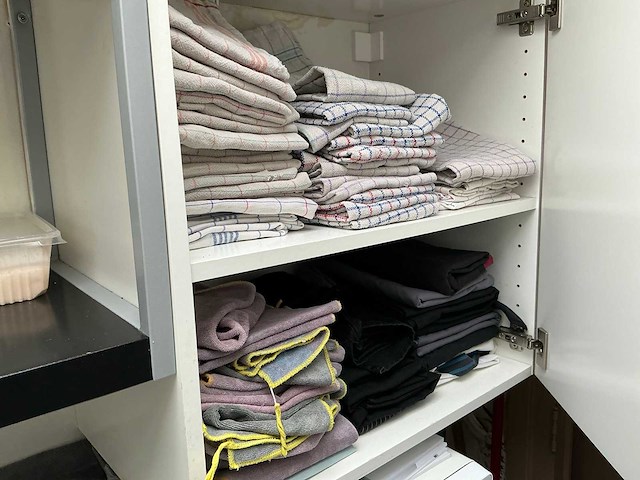 Volledige resterende inhoud keuken - afbeelding 9 van  18