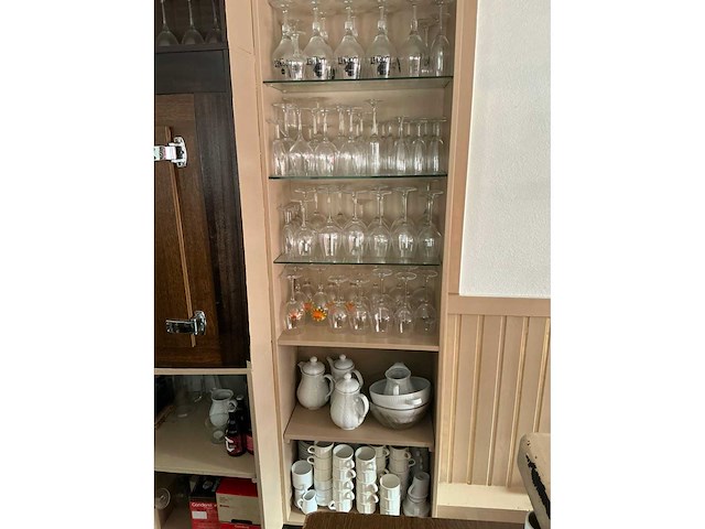 Volledige resterende inhoud keuken - afbeelding 14 van  18