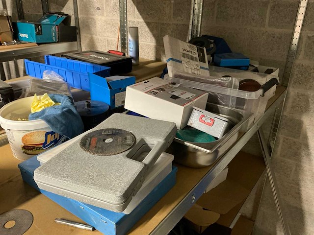 Volledige resterende inhoud magazijn - afbeelding 4 van  37