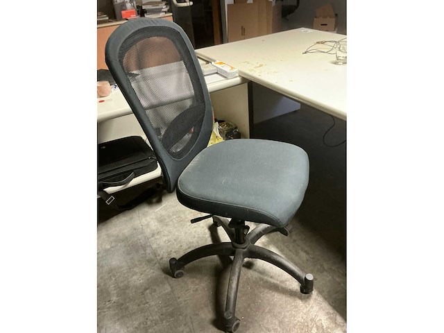 Volledige restinhoud kantoor - afbeelding 15 van  16