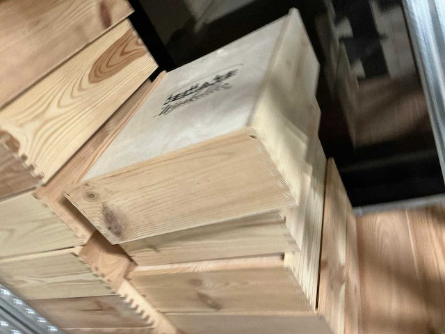 Volledige restinhoud magazijnkantoor - afbeelding 1 van  9