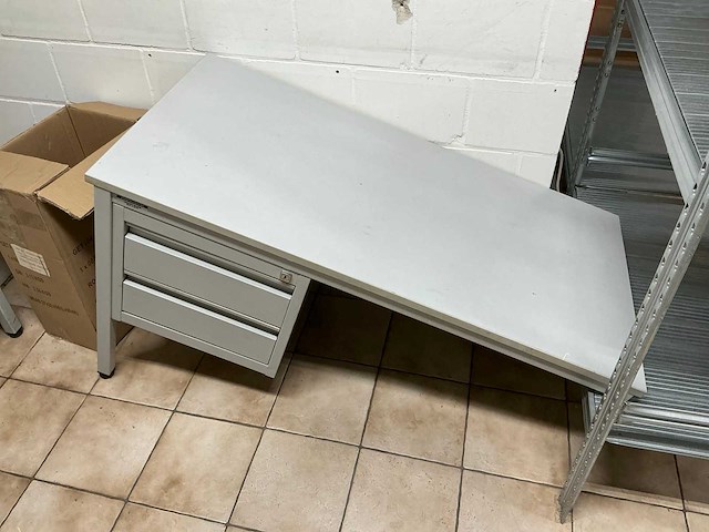 Volledige restinhoud magazijnkantoor - afbeelding 5 van  9