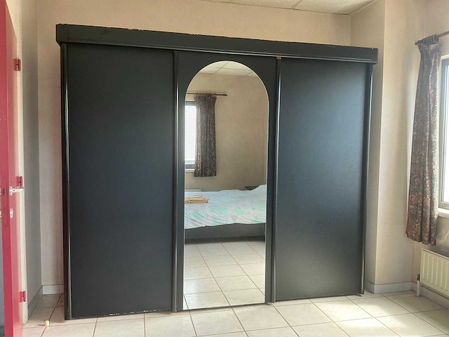 Volledige slaapkamer - afbeelding 4 van  5