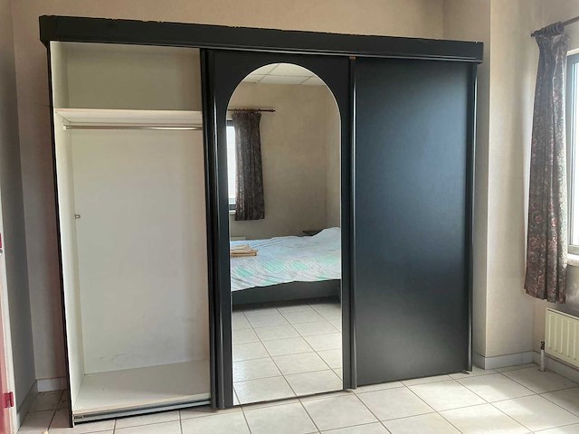 Volledige slaapkamer - afbeelding 5 van  5