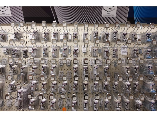 Volledigei nhoud rek ijzerwaren - afbeelding 7 van  27