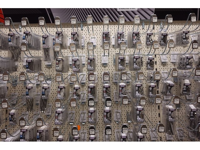 Volledigei nhoud rek ijzerwaren - afbeelding 8 van  27