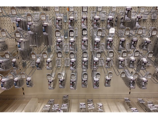 Volledigei nhoud rek ijzerwaren - afbeelding 9 van  27