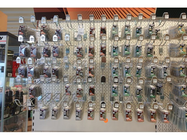 Volledigei nhoud rek ijzerwaren - afbeelding 14 van  27