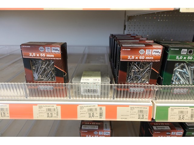 Volledigei nhoud rek ijzerwaren - afbeelding 16 van  27