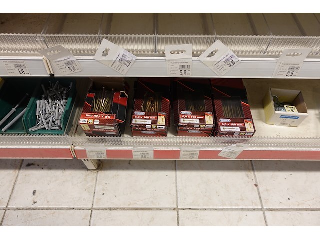 Volledigei nhoud rek ijzerwaren - afbeelding 20 van  27