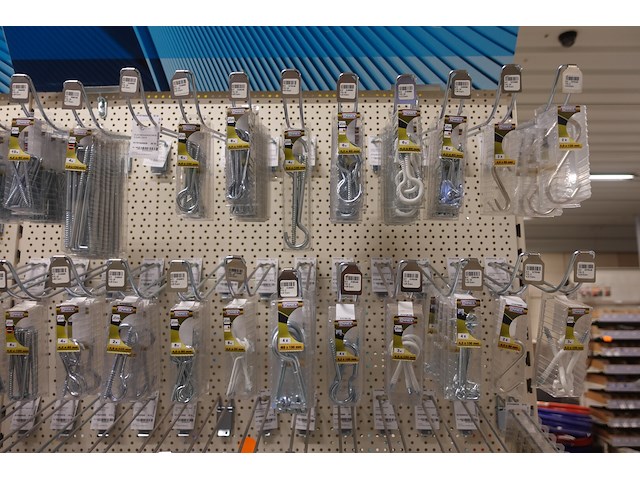 Volledigei nhoud rek ijzerwaren - afbeelding 12 van  27