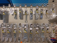 Volledigei nhoud rek ijzerwaren - afbeelding 12 van  27