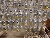 Volledigei nhoud rek ijzerwaren - afbeelding 22 van  27