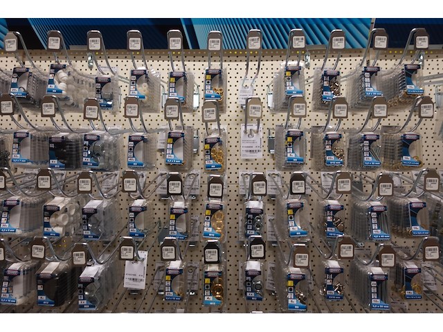 Volledigei nhoud rek ijzerwaren - afbeelding 23 van  27