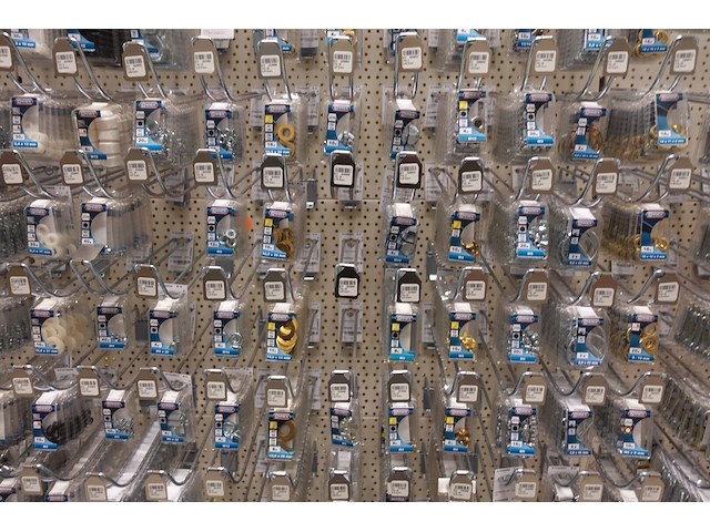 Volledigei nhoud rek ijzerwaren - afbeelding 24 van  27